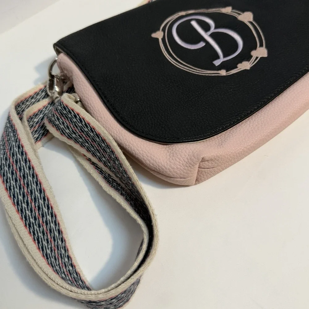 Thirty One Studio Clutch in Rose Blush Pebble Black Flap 